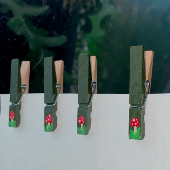 5 hand painted one of a kind mushroom clothes pins - Picture 4 of 4